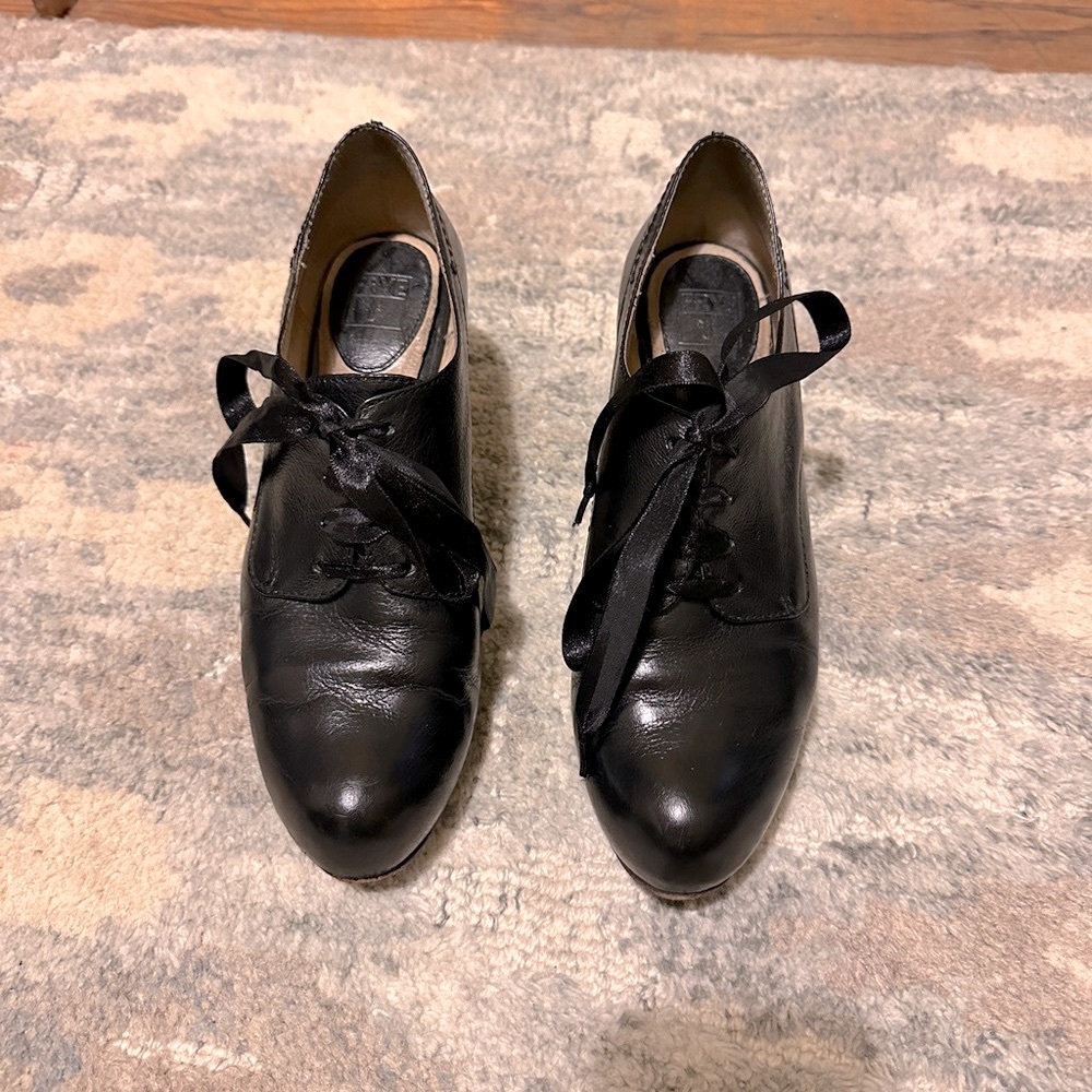 Frye Platform High Heel MaryJane/Oxford Lace up Shoe, Size 8. Black, Ribbon Lace